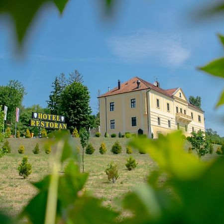 Hotel & Restoran Dvorac Gjalski 제보크 외부 사진