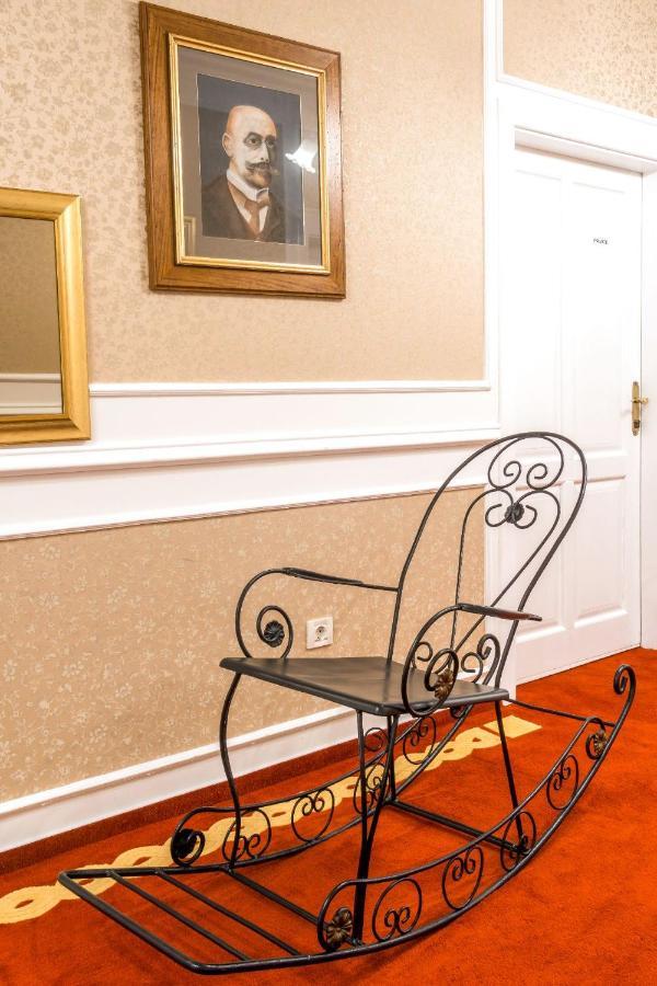 Hotel & Restoran Dvorac Gjalski 제보크 외부 사진