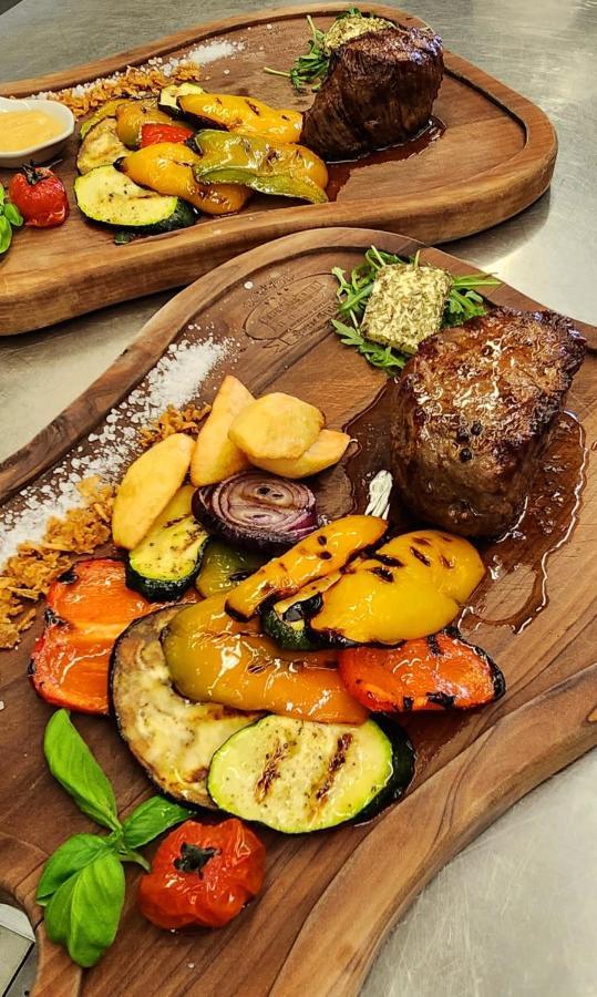 Hotel & Restoran Dvorac Gjalski 제보크 외부 사진