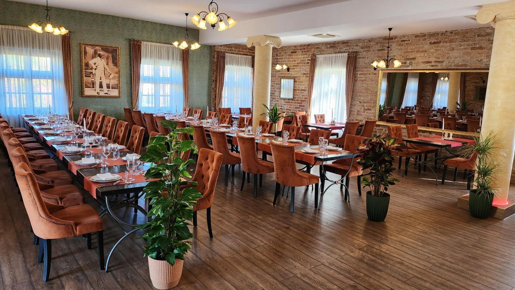 Hotel & Restoran Dvorac Gjalski 제보크 외부 사진